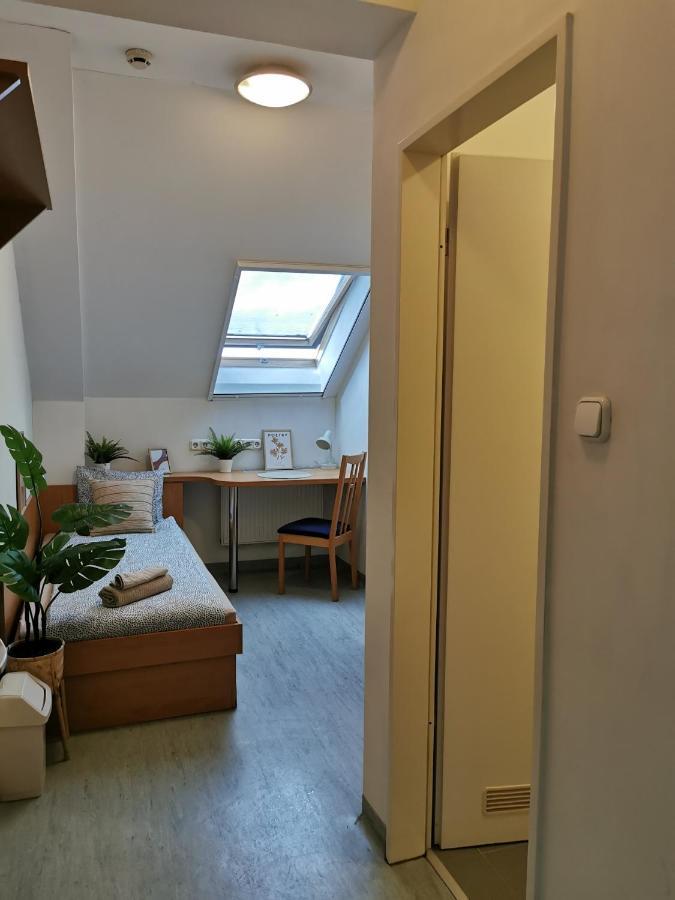 Hostel Hid Ifjusagi Szallo Dunaújváros Exterior foto